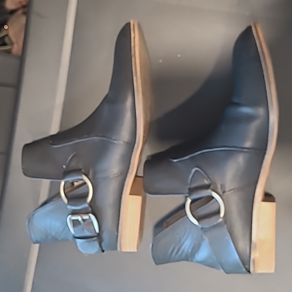 Booties - Picture 3 of 4